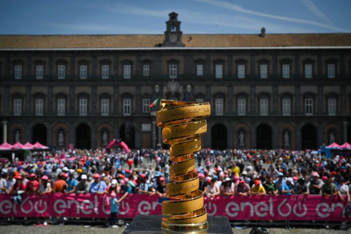 Il Giro d’Italia 2022 premia Napoli per la raccolta differenziata