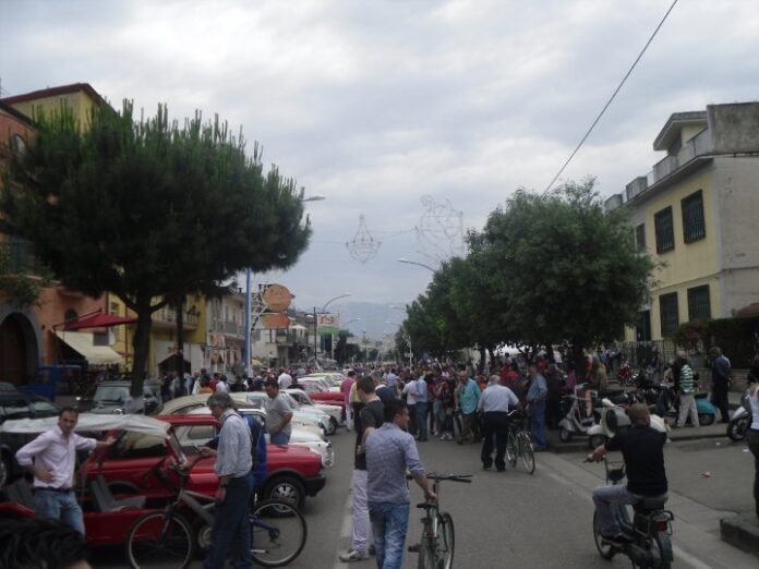 Mariglianella: auto e moto sfilano per la città