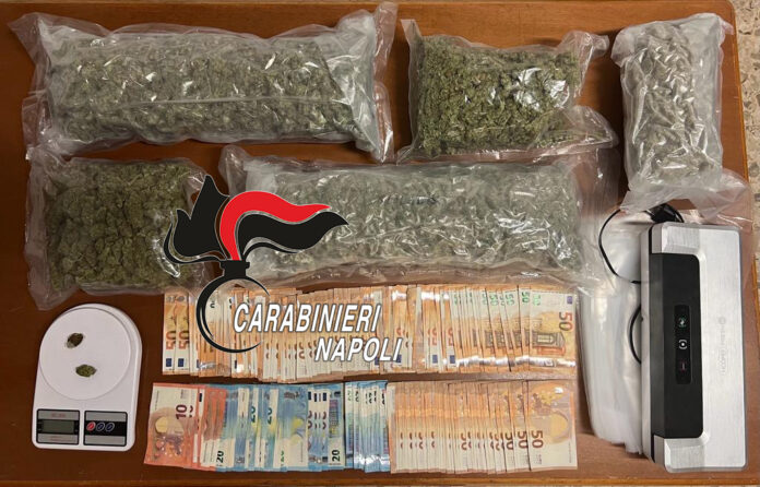 Sant’Anastasia: Carabinieri arrestano due pusher, sequestrati oltre 3 chili di droga