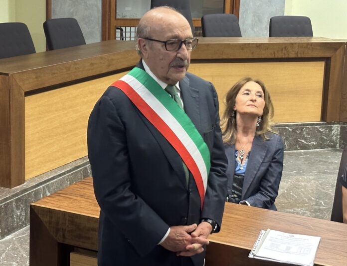 Pomigliano: il sindaco Russo replica alle «deliranti affermazioni dell’onorevole Borrelli»