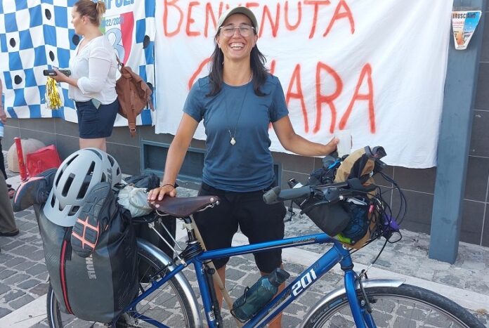 Brusciano Chiara Braccolino tornata a casa in bicicletta dall’Inghilterra