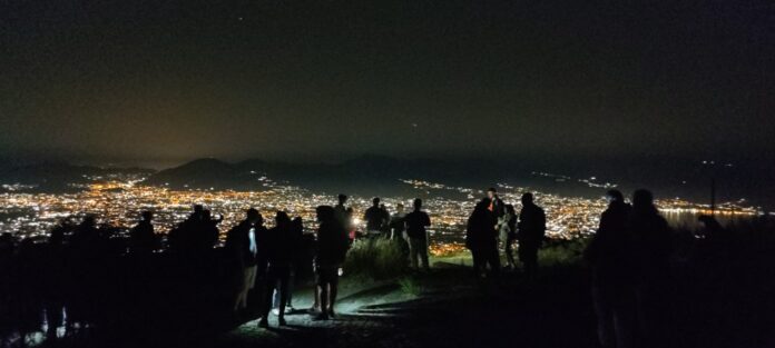 Le stelle cadenti sul vulcano torna Vesuvio ‘e notte