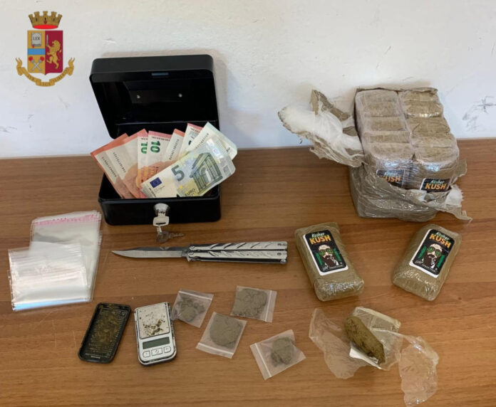 San Giovanni: scoperto con oltre 1,250 kg di hashish in casa. La Polizia arresta un 20enne