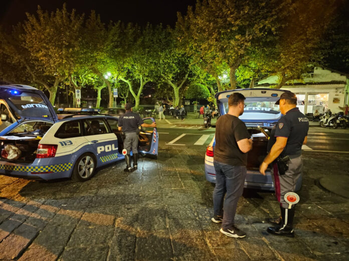 Penisola Sorrentina: Operazione della Polizia per il contrasto alla guida in stato d’ebrezza e alterazione da stupefacenti