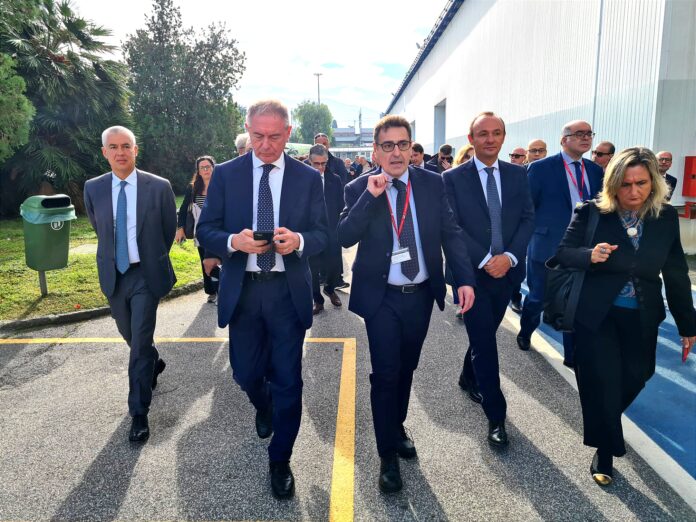 Il Vicesindaco Cirillo con il Ministro Urso alla Leonardo di Pomigliano