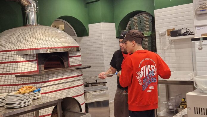 Napoli: Al ristorante Cusamè parte il progetto RistorAzione: in campo aspiranti chef, pizzaioli ed operatori di sala con autismo